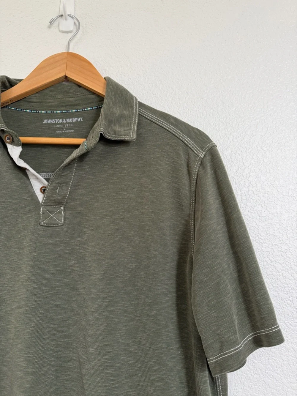 Johnston & Murphy Olive Green Short-Sleeve Polo with Contrast Placket - Picture 4 of 6